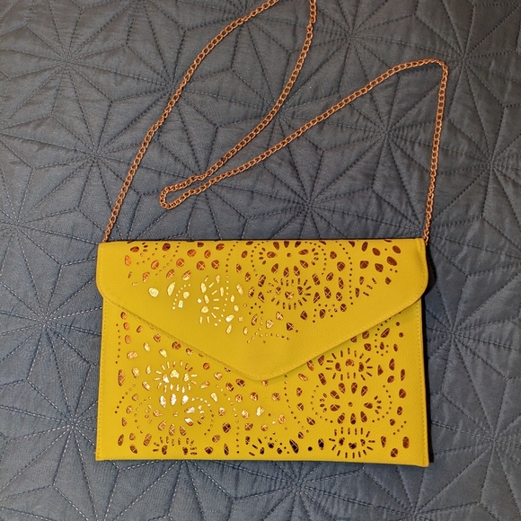 Bright yellow clutch purse - Picture 5 of 5